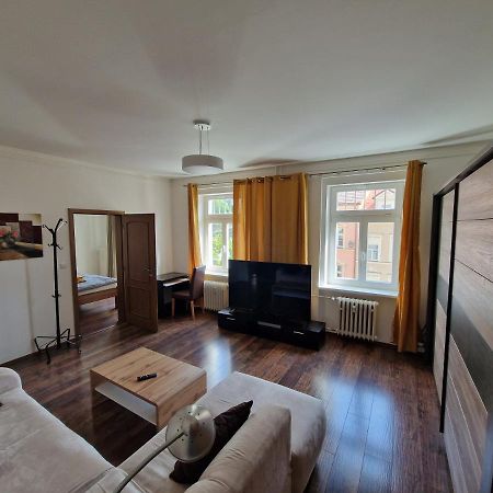 Apartman 63M2 S Balkonem V Lazenskem Centru Κάρλοβι Βάρι Εξωτερικό φωτογραφία
