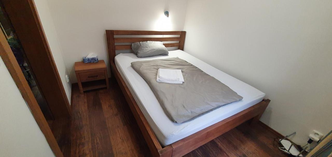 Apartman 63M2 S Balkonem V Lazenskem Centru Κάρλοβι Βάρι Εξωτερικό φωτογραφία
