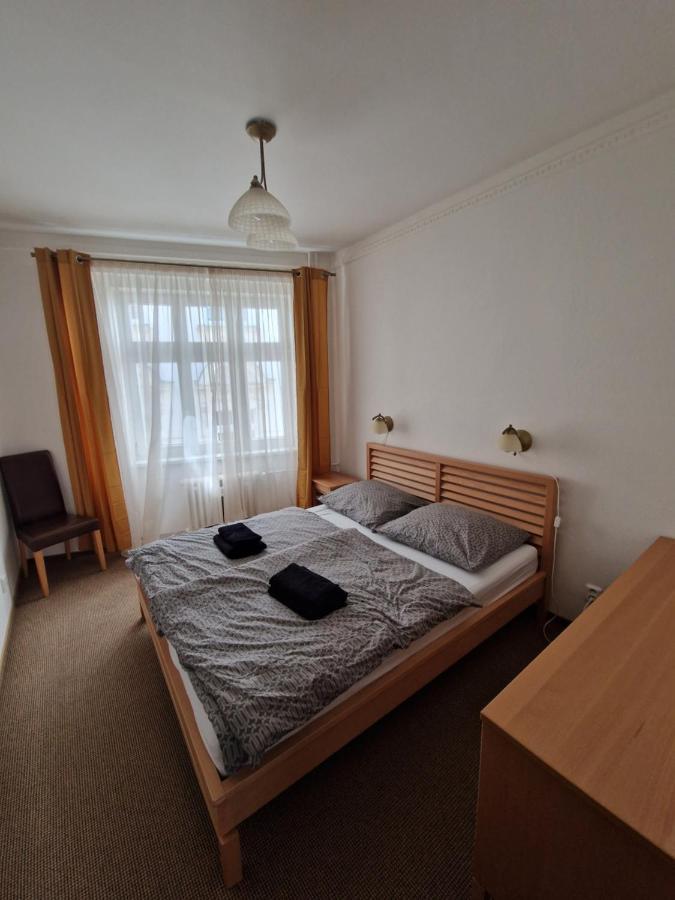 Apartman 63M2 S Balkonem V Lazenskem Centru Κάρλοβι Βάρι Εξωτερικό φωτογραφία