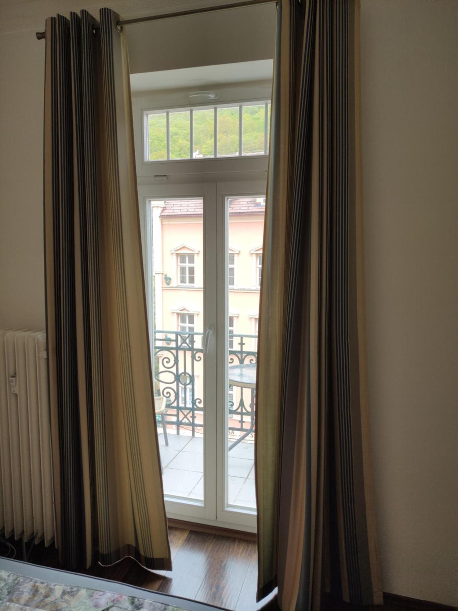 Apartman 63M2 S Balkonem V Lazenskem Centru Κάρλοβι Βάρι Εξωτερικό φωτογραφία